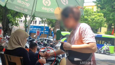 Nhiều bãi xe trước cổng bệnh viện ở Hà Nội cùng thu 10.000 đồng/lượt xe máy