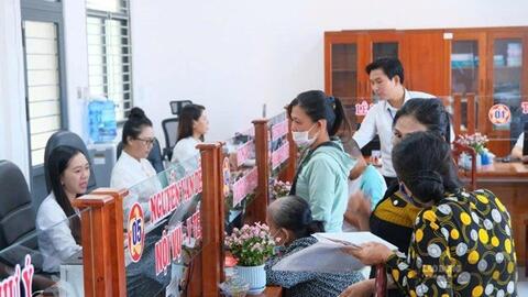 Bộ Nội vụ phản hồi kiến nghị của công chức cấp xã hưởng lương 9,3 triệu đồng/tháng