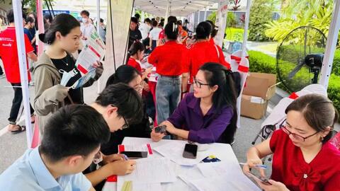 Doanh nghiệp Hà Nội tuyển dụng nhà chuyên môn bậc trung, bậc cao chiếm 42,4% thị trường