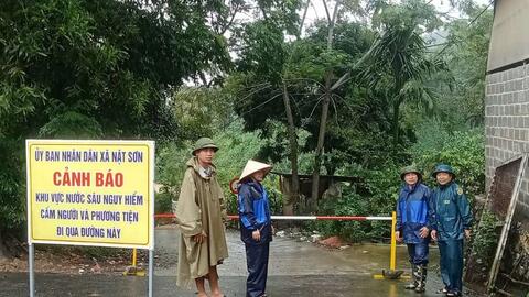 Học sinh ở Nật Sơn, Phú Thọ nghỉ học ngày 16.9 do mưa lũ