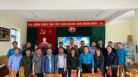 Công đoàn Nghĩa Lộ mang Trung thu ấm áp đến con đoàn viên