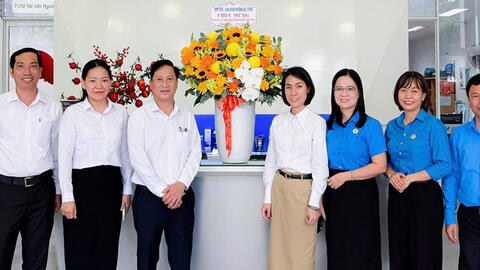 Công đoàn phường Hòa Cường, Đà Nẵng thăm, chúc mừng doanh nghiệp