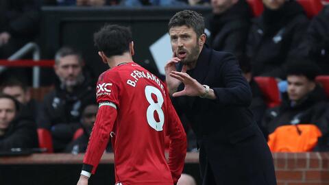Bruno Fernandes phải xin lỗi nếu muốn tiếp tục khoác áo Man United
