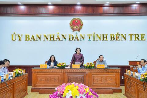 Thống đốc cùng Đoàn công tác của Chính phủ làm việc tại Bến Tre