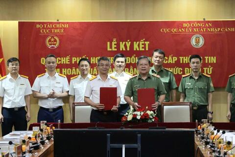 Thông tin tạm hoãn xuất cảnh sẽ được thực hiện bằng phương thức điện tử
