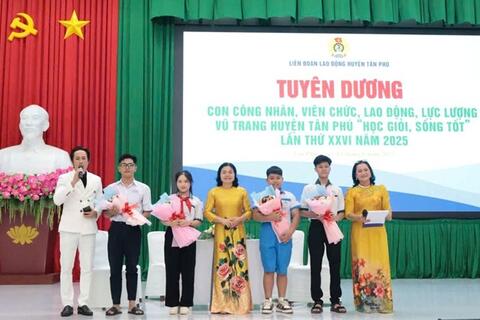 Hơn 800 em học sinh ở Đồng Nai được tuyên dương học giỏi, sống tốt