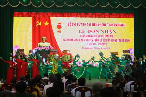 Bộ đội biên phòng tỉnh An Giang đón nhận 3 Huân chương Chiến công hạng Nhì
