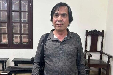Cựu sinh viên kiện Đại học Kinh tế Quốc dân, đòi bồi thường 44 tỉ đồng