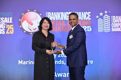 Vietcombank tiếp tục được vinh danh và nhận cú đúp giải thưởng Quản trị rủi ro từ Asian Banking and Finance