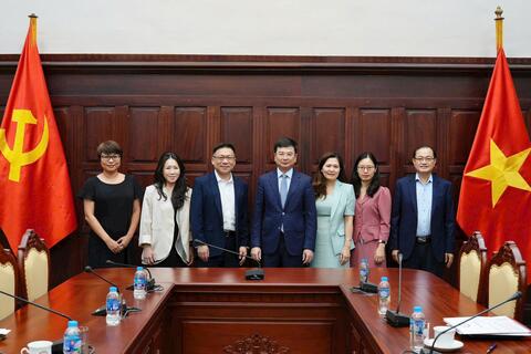 Phó Thống đốc Phạm Thanh Hà tiếp Đoàn lãnh đạo cấp cao của SWIFT