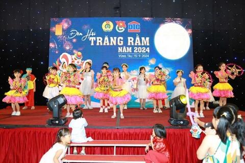 Công đoàn cơ sở tổ chức hội trăng rằm cho con đoàn viên, người lao động