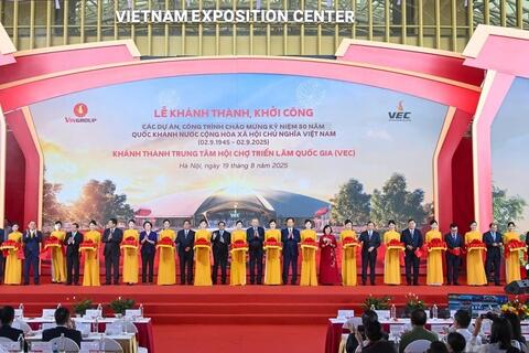 Thủ tướng đôn đốc việc chuẩn bị lễ khánh thành, khởi công các công trình lớn, ý nghĩa chào mừng Đại hội Đảng XIV