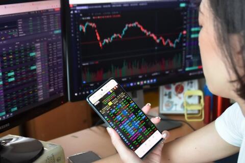 Đón đầu tăng trưởng 2026: Dòng tiền cuối năm và chiến lược phân bổ