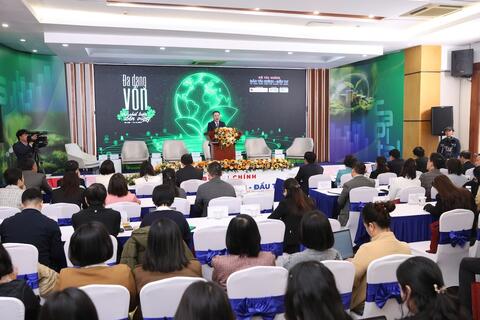 Tín dụng xanh tăng trưởng nóng, ngành ngân hàng cần ‘chia lửa’