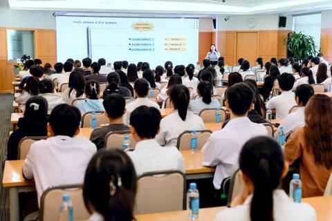 SACOMBANK dành hơn 4,3 tỷ đồng tiếp tục trao học bổng “ươm mầm cho những ước mơ”