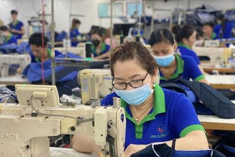 Người lao động mong cải thiện chính sách về tiền lương, nhà ở