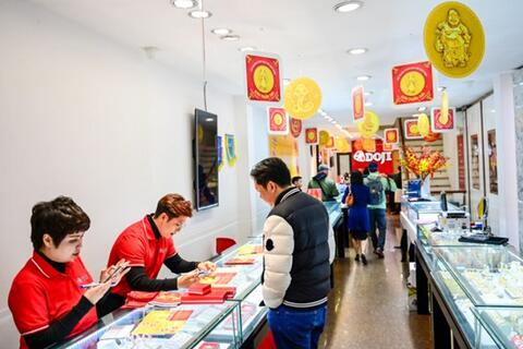 Hai thương hiệu vàng trong nước tăng mạnh, vượt xa ngưỡng 181 triệu đồng