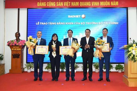 Bảo Việt giữ vững ngôi đầu về doanh thu bán lẻ trên thị trường bảo hiểm