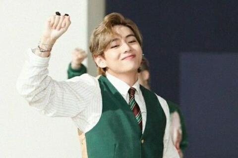 V BTS được khen đẹp như bảo vật quốc gia