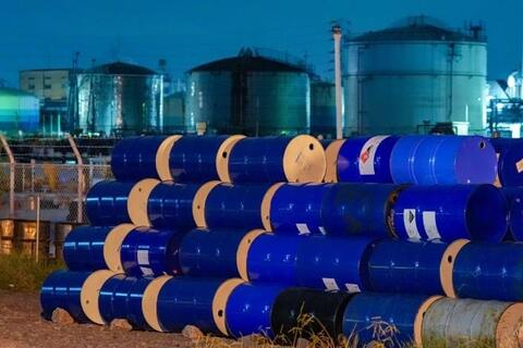 Giá dầu lao dốc sau khi Tổng thống Mỹ Donald Trump ra tín hiệu cuộc xung đột với Iran có thể sắp kết thúc