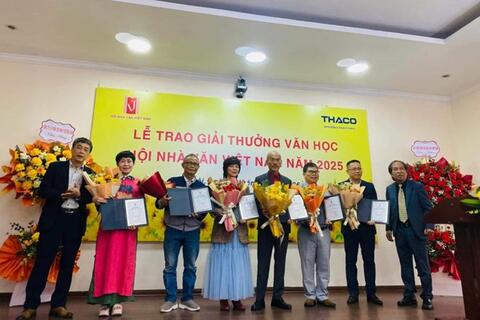 Giải thưởng văn học và nỗi lo thiếu sức lan tỏa