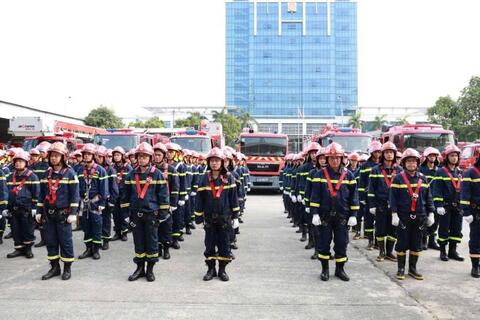 Đà Nẵng huấn luyện chữa cháy, cứu nạn cứu hộ, sẵn sàng trước mọi tình huống