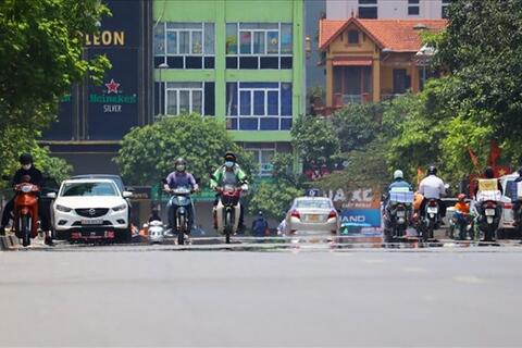 Miền Bắc nắng nóng gay gắt diện rộng hơn trong ngày mai 7.4