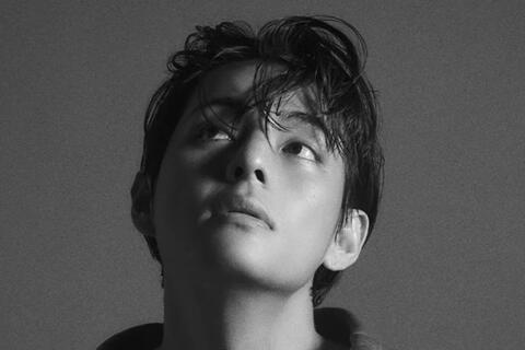 V BTS được nghệ sĩ saxophone đoạt Grammy khen ngợi