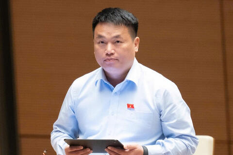 Giáo viên, học sinh kiệt sức vì chạy theo thành tích, điểm số