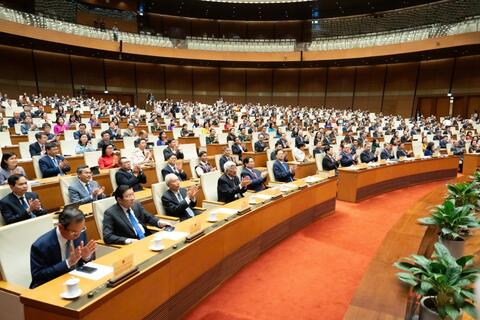 Thông qua kế hoạch tài chính 2026-2030: Thu 16,4 triệu tỷ đồng, bội chi khoảng 5% GDP