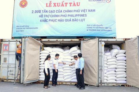 Thực hiện rút bã cho 750 tấn gạo viện trợ cho Philippines
