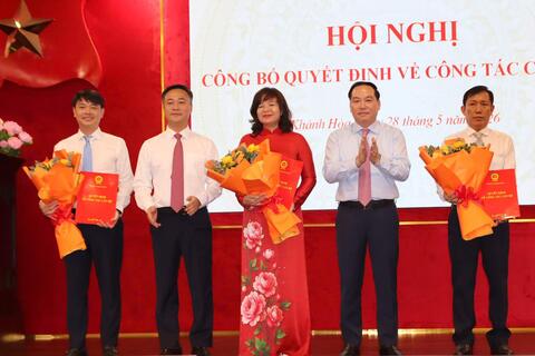 Khánh Hòa điều động, bổ nhiệm nhiều cán bộ lãnh đạo chủ chốt