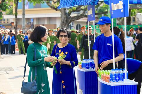 40.000 sản phẩm dinh dưỡng Vinamilk tiếp sức chương trình “Tổ quốc bình yên”