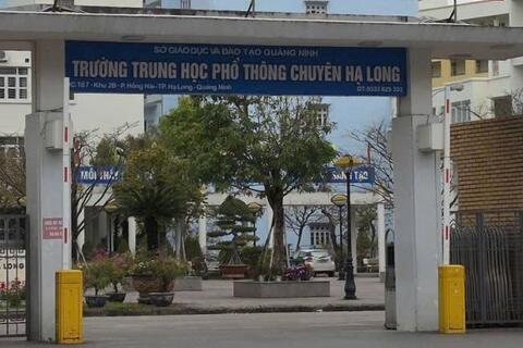 Chiều 22.6, học sinh Quảng Ninh làm thủ tục thi vào lớp 10
