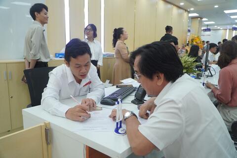 Tiếp tục rà soát, sắp xếp cán bộ, công chức tại nhiều địa phương