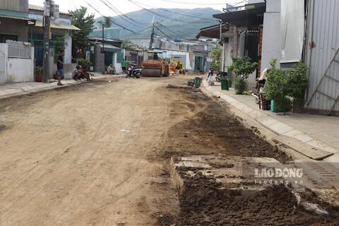 Đường Võ Duy Ninh, Đà Nẵng trễ hẹn, người dân khổ vì bụi, ngập