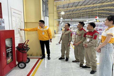 Công nhân chủ động phòng cháy để giữ nhịp sản xuất