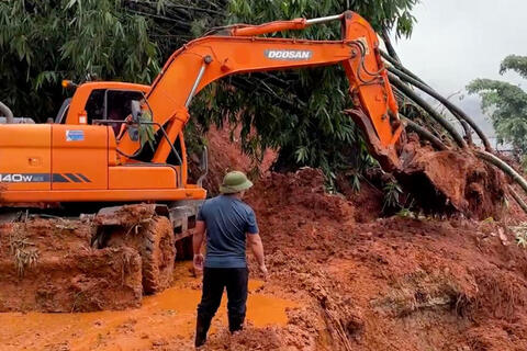 Khẩn trương rà soát hạ tầng giao thông, hệ thống thoát nước trước mùa mưa lũ