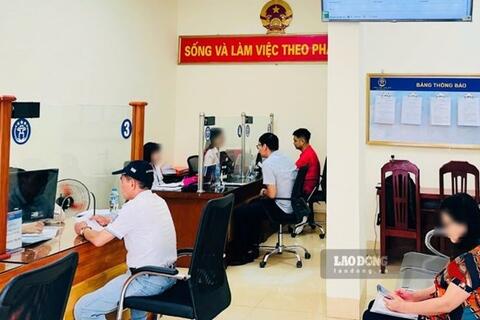 Trường hợp cho thôi giữ chức vụ, từ chức với công chức lãnh đạo, quản lý
