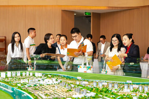 Chuyển động mới tại thị trường bất động sản khu Nam TP. Hồ Chí Minh: Dự án “hồ hởi” ra hàng