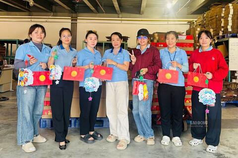 Gần 3.000 đoàn viên cùng nhận quà Trung thu từ công đoàn cơ sở