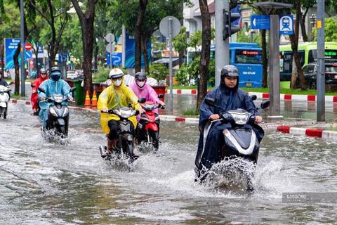 Dự báo khu vực mưa dông hôm nay, có nơi mưa to trên 70mm