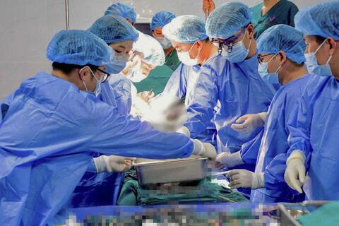 Xuyên đêm nhận thận hiến, đưa về Huế ghép cho người bệnh