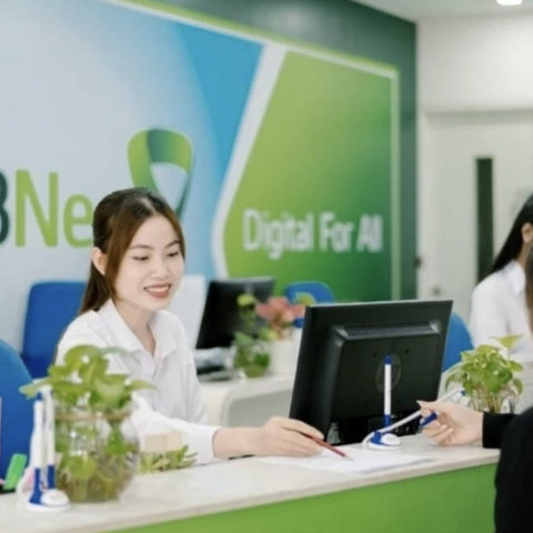 Ngân hàng đóng cửa hàng loạt phòng giao dịch: Bước lùi hay cuộc thay máu chiến lược thời đại số?