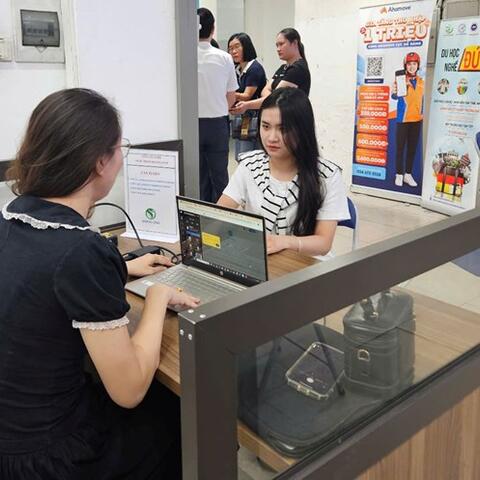 Sàn giao dịch việc làm Thành phố Hà Nội và phương án tổ chức, sắp xếp lại