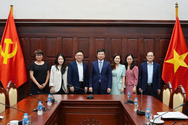 Phó Thống đốc Phạm Thanh Hà tiếp Đoàn lãnh đạo cấp cao của SWIFT