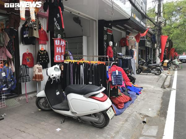 Sau chỉ đạo của thành phố, vỉa hè nhiều tuyến phố Hải Phòng vẫn bị bức tử - Ảnh 15.