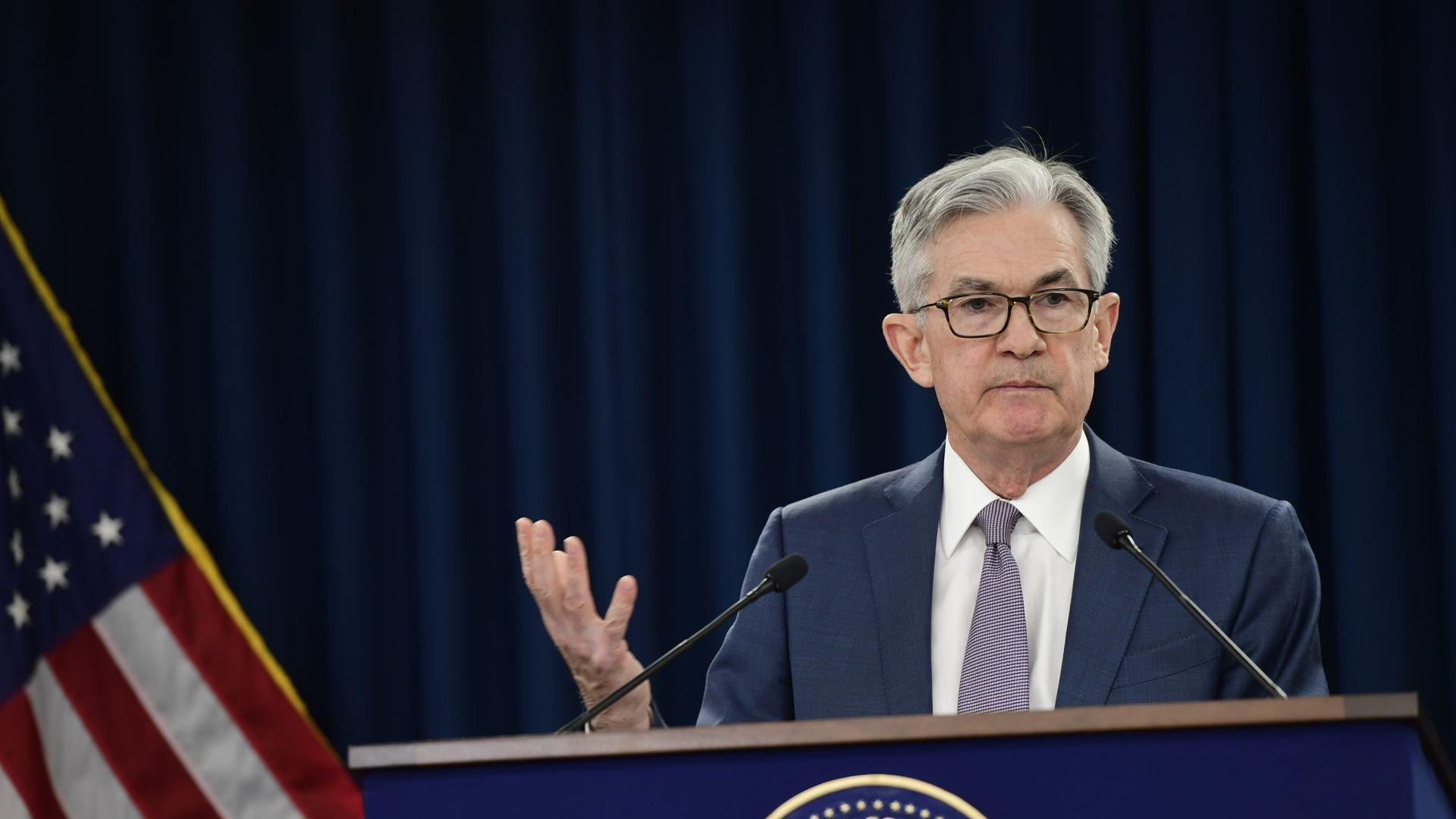 fed khong thay lai suat am la phu hop voi my powell noi