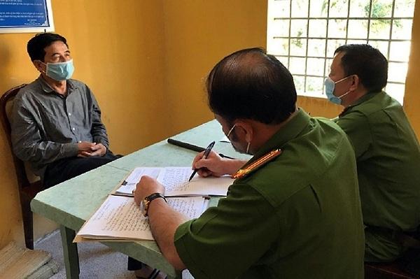 Công an làm việc với