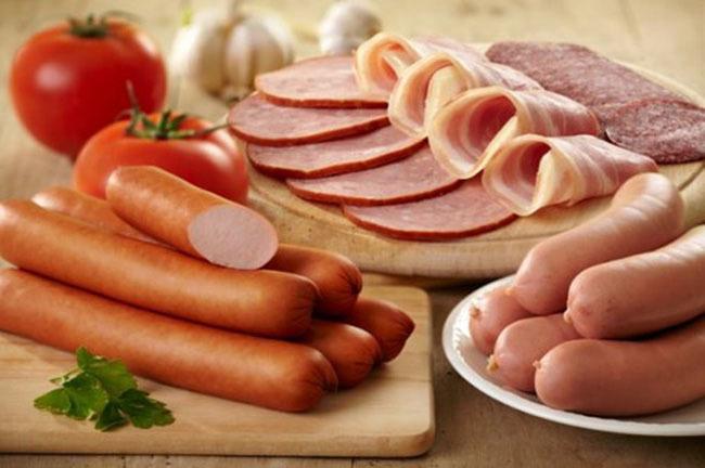 Theo nghiên cứu, cứ tăng 50g tiêu thụ thịt chế biến sẵn hàng ngày làm tăng nguy cơ gây ung thư lên 18%.